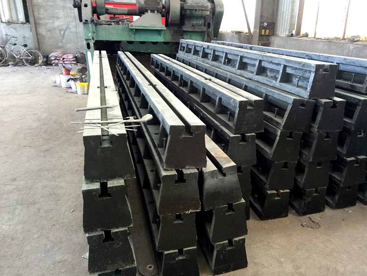 <strong>铸铁地轨</strong>